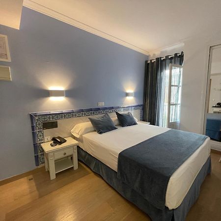 Hotel Plaza Cavana Нерха Экстерьер фото