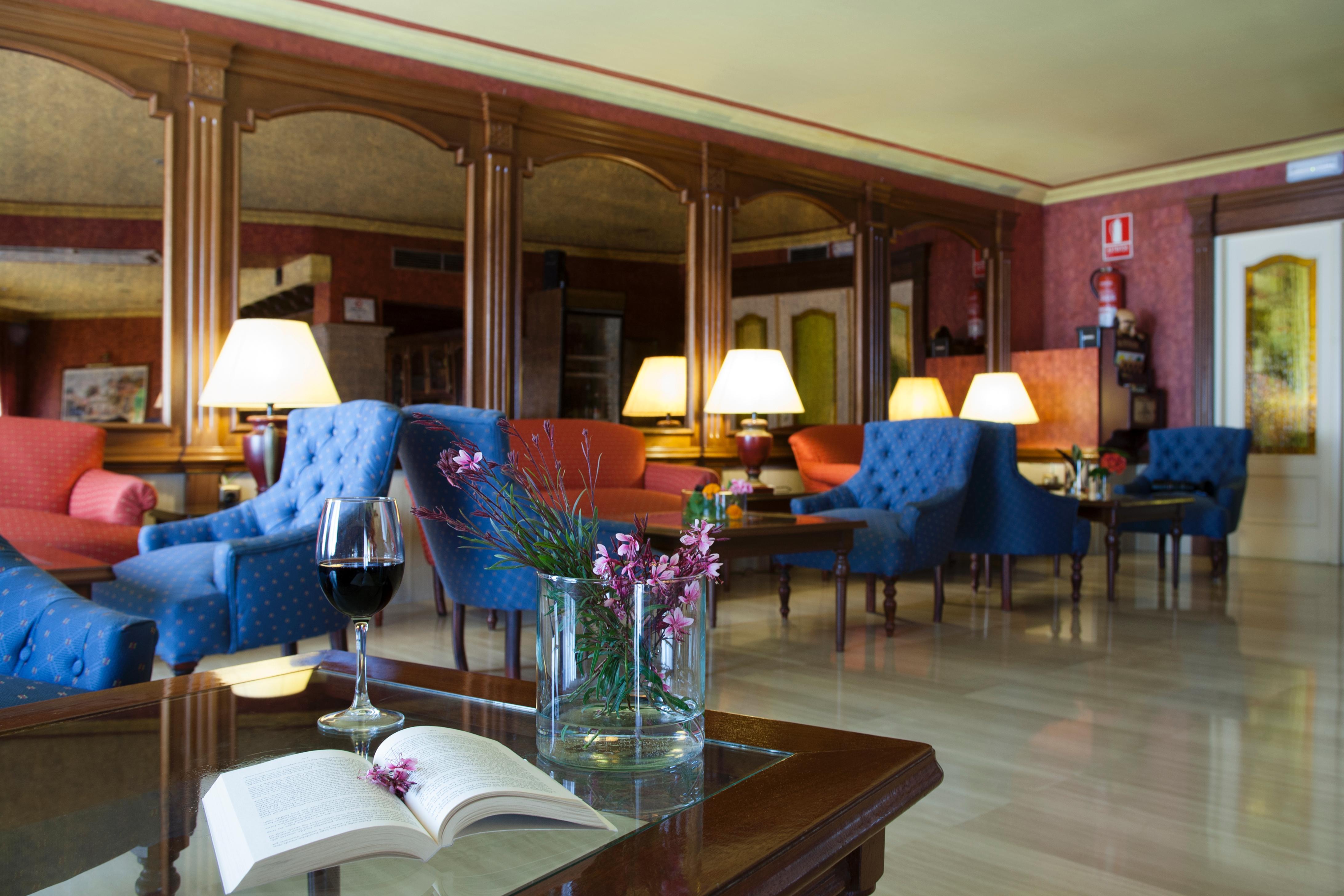 Hotel Plaza Cavana Нерха Экстерьер фото