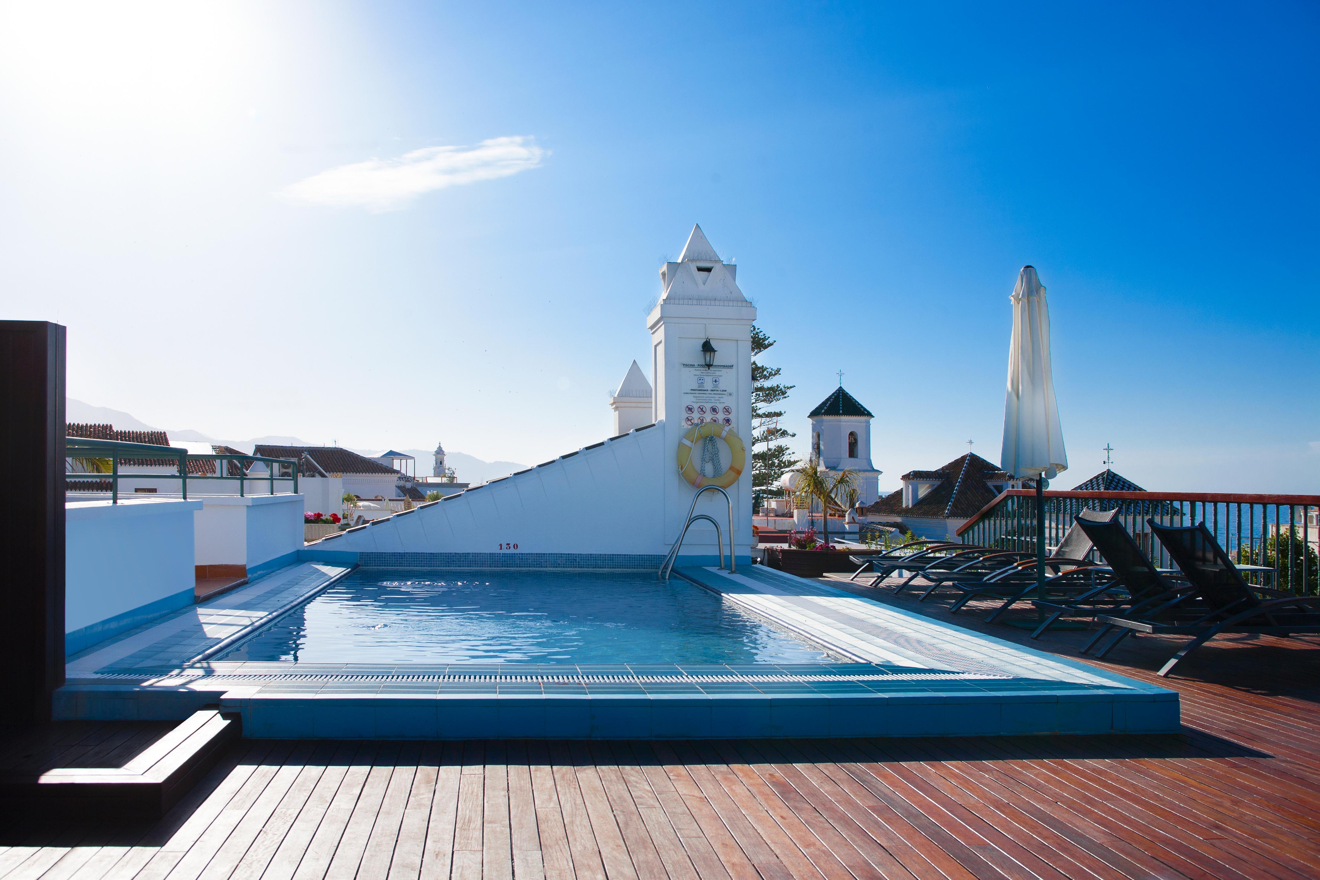 Hotel Plaza Cavana Нерха Экстерьер фото
