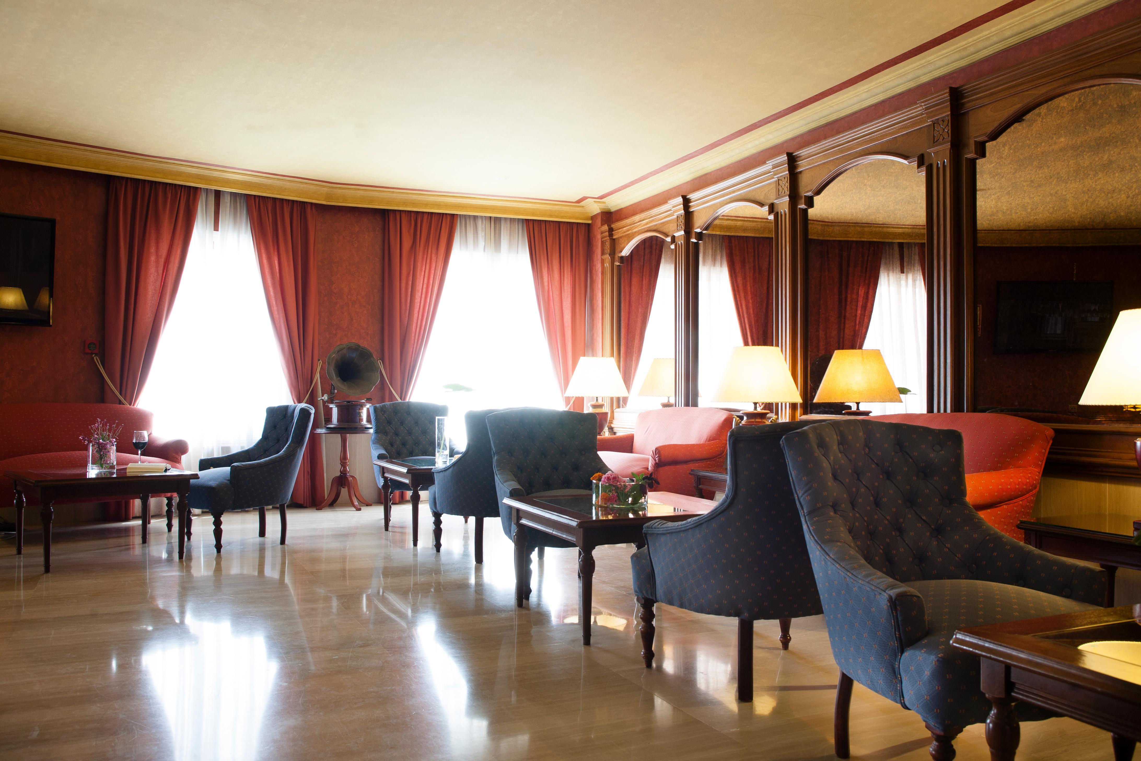 Hotel Plaza Cavana Нерха Экстерьер фото