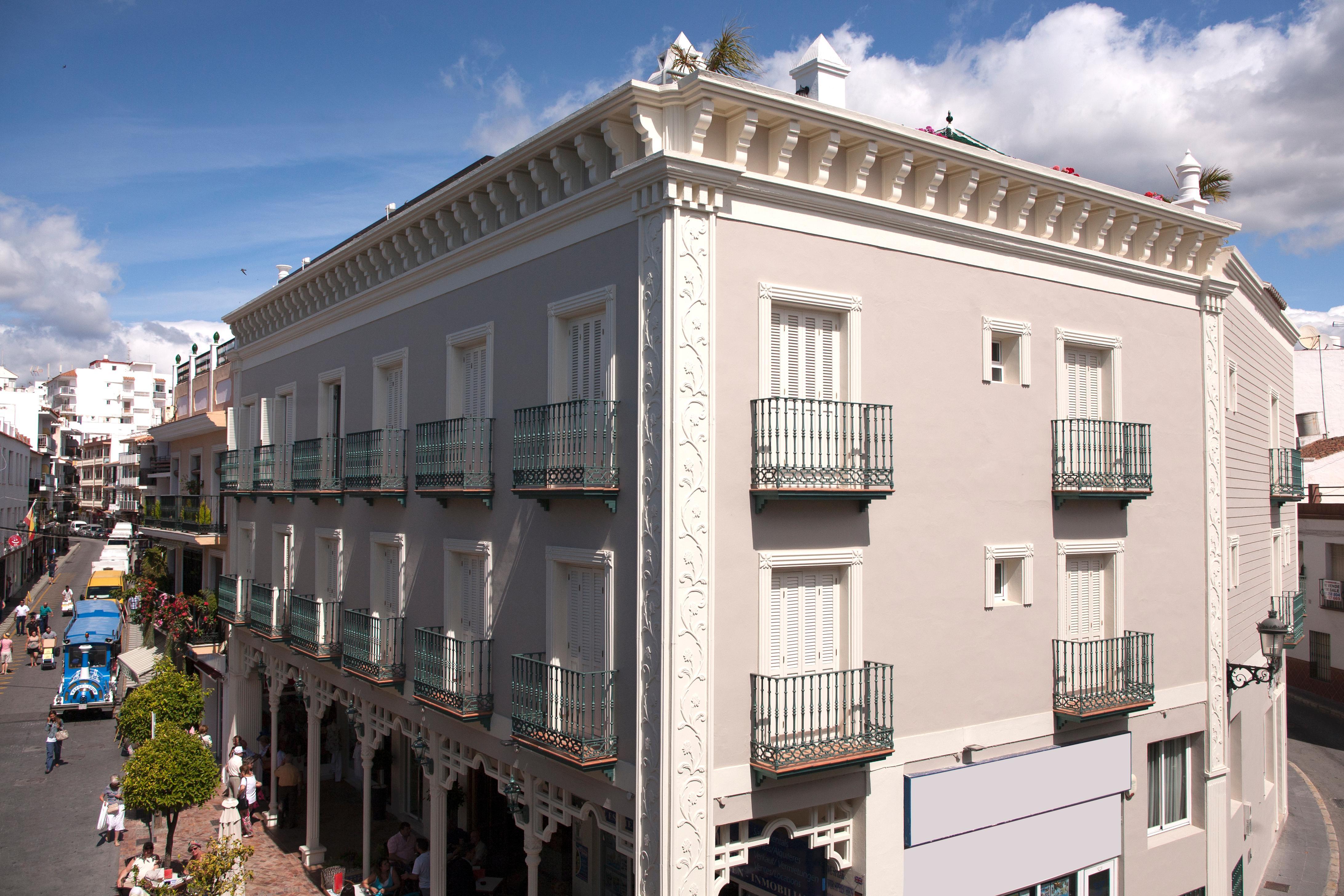 Hotel Plaza Cavana Нерха Экстерьер фото