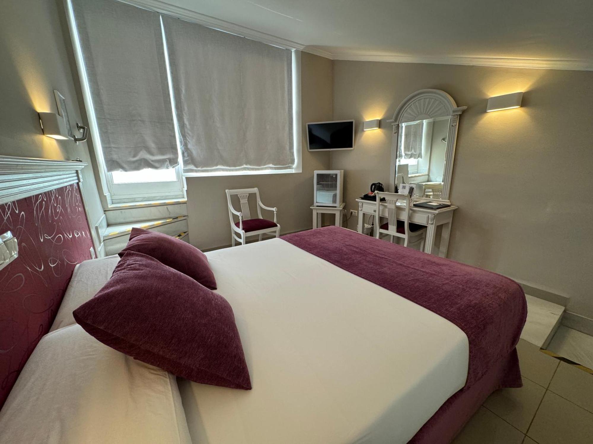 Hotel Plaza Cavana Нерха Экстерьер фото