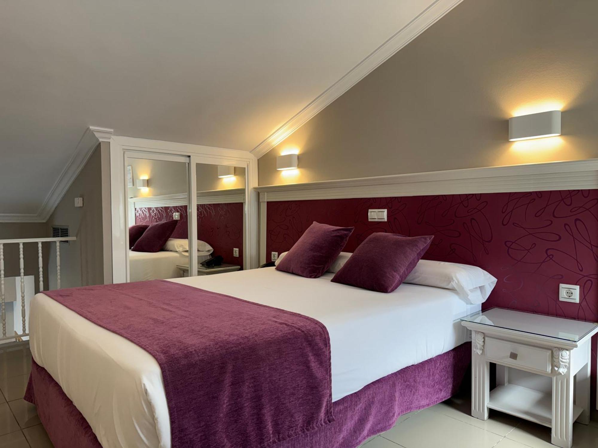 Hotel Plaza Cavana Нерха Экстерьер фото