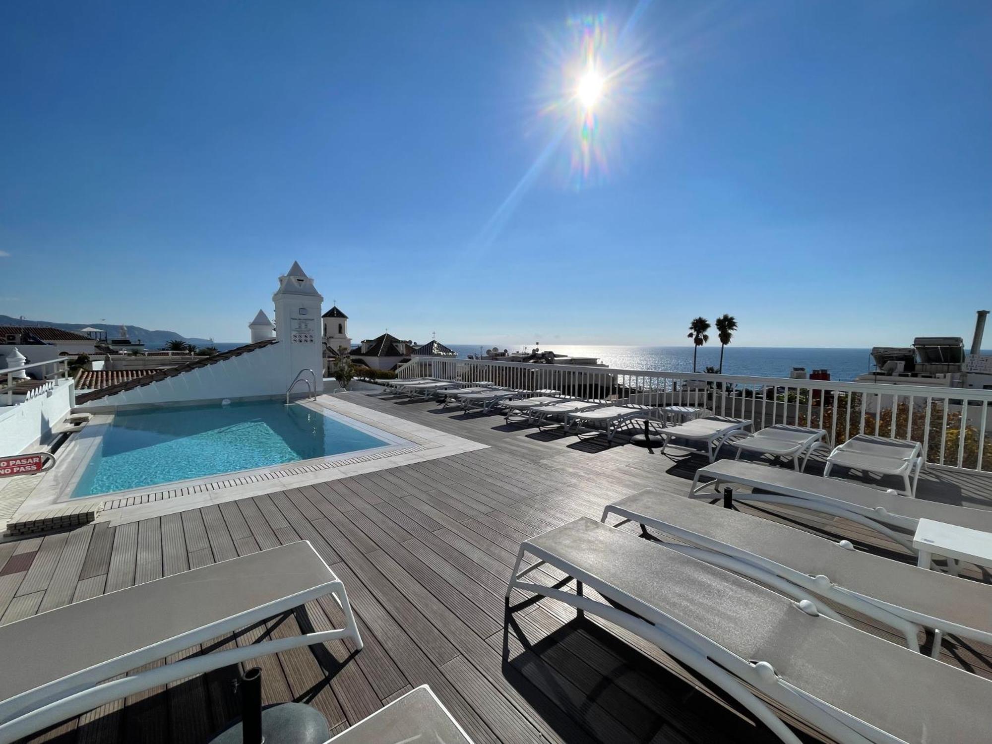 Hotel Plaza Cavana Нерха Экстерьер фото