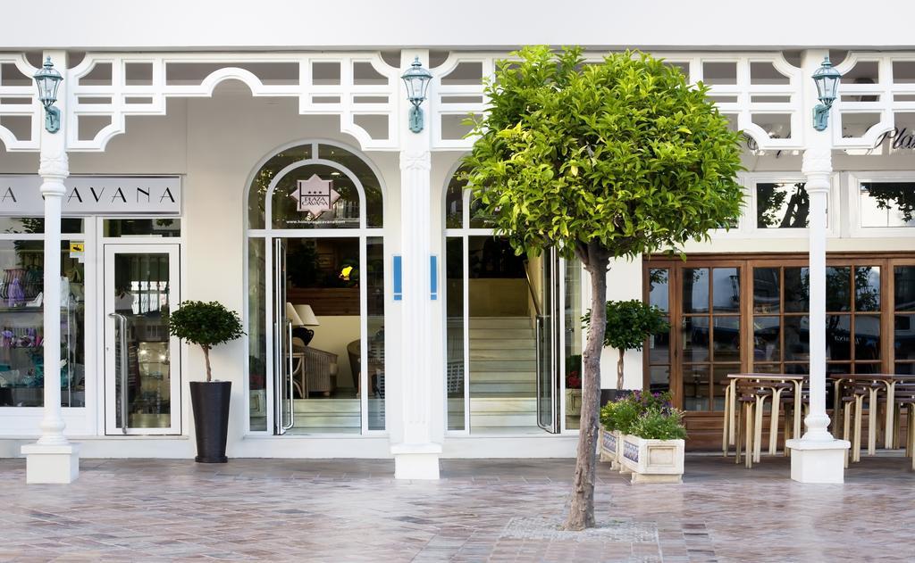 Hotel Plaza Cavana Нерха Экстерьер фото
