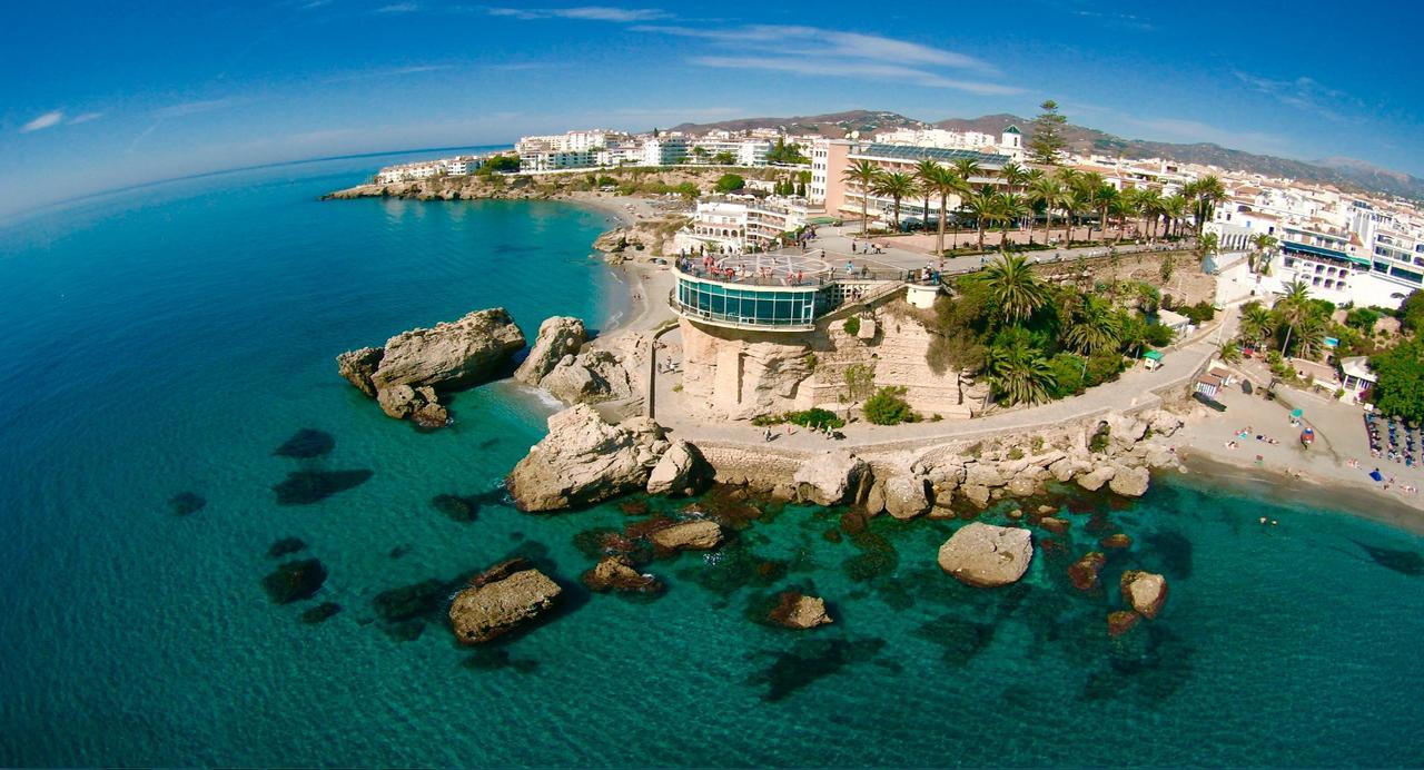 Hotel Plaza Cavana Нерха Экстерьер фото