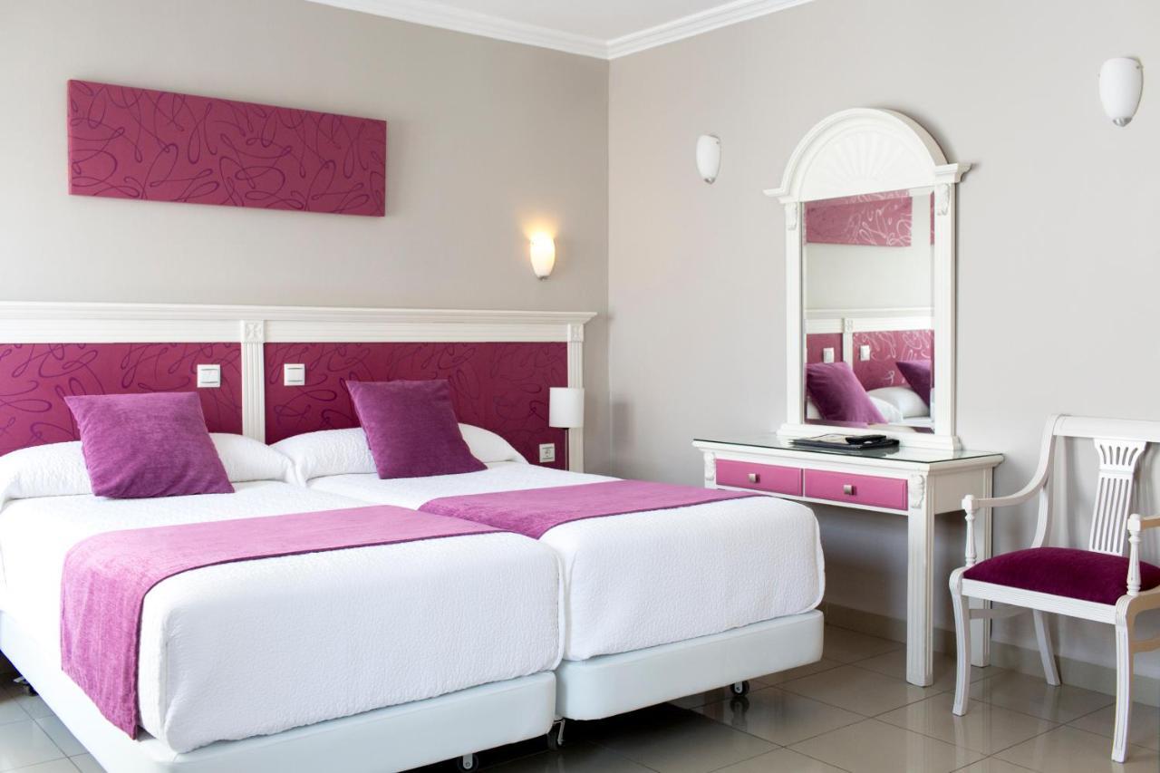 Hotel Plaza Cavana Нерха Экстерьер фото
